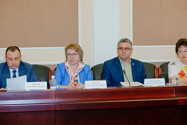 Депутаты корректируют законы о пчеловодстве и семеноводстве